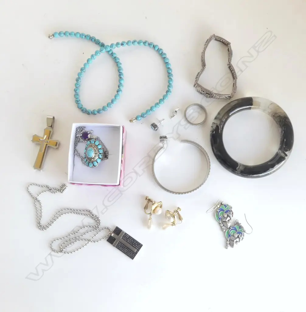 ASST. COSTUME JEWELLERY INCL. 925 TURQUOISE RING & NECKLACE Image 1++