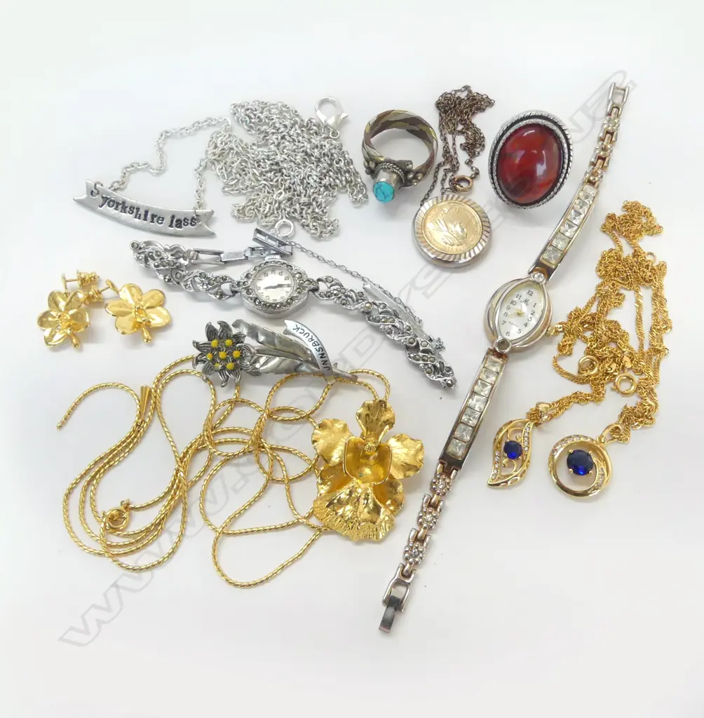 2 LADIES WRIST WATCHES & SELECTION GOLD TONED & OTHER JEWELLERY Image 1++