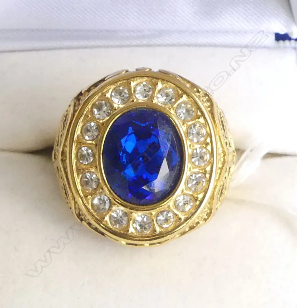 LRG 18ct PLATED COSTUME RING w CENTRAL BLUE STONE, SIZE U Image 1++