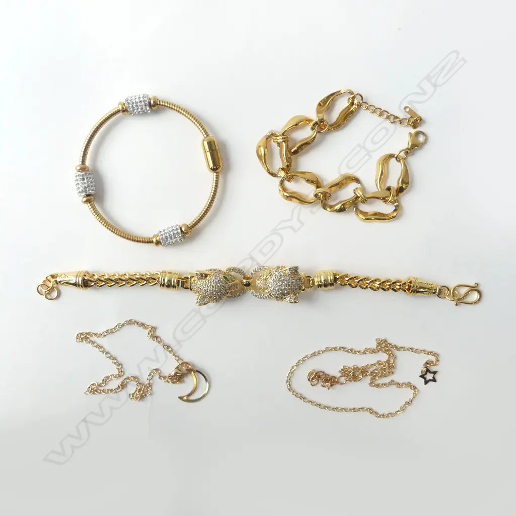 3 COSTUME BRACELETS, ANKLE CHAIN & OTHER Image 1++