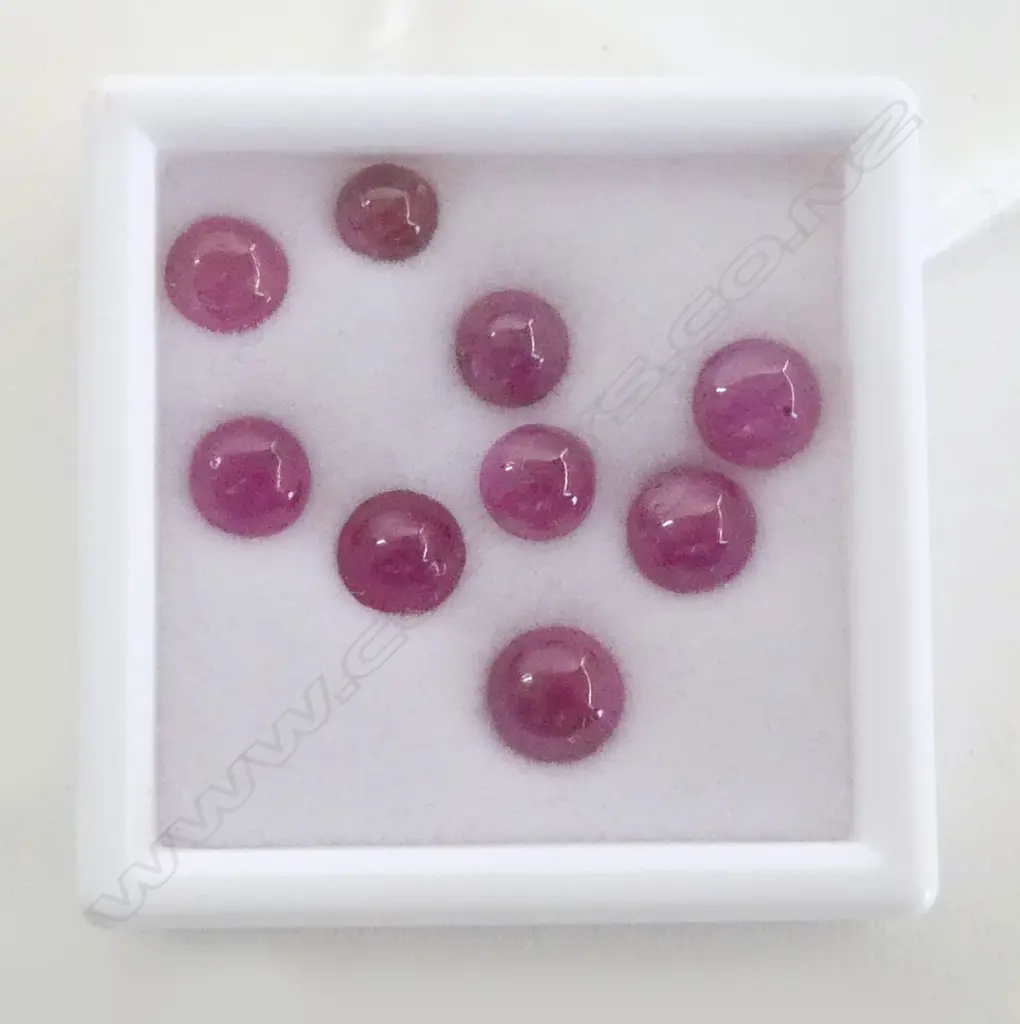 10CT RUBY CABOCHONS, ROUND Image 1++