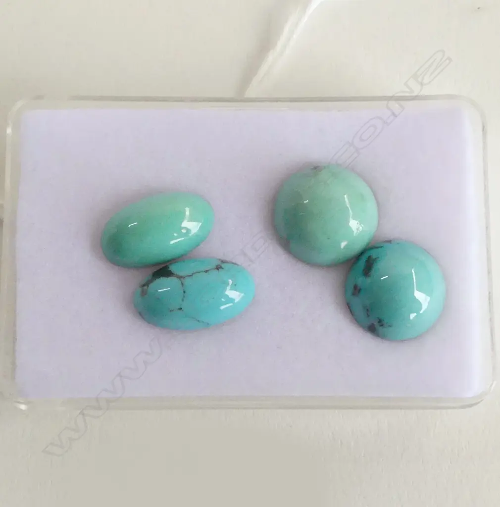 4 TURQUOISE CABOCHONS Image 1++