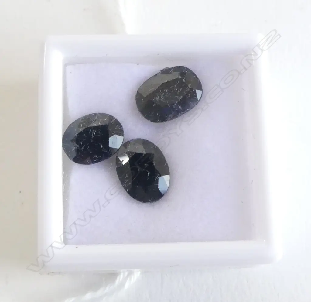 3 OVAL FACETED SAPPHIRES, 6CT DEEP BLUE Image 1++