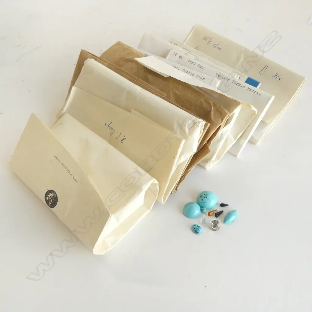 ASST. VINTAGE COSTUME CRYSTALS & GEMSTONES Image 1++
