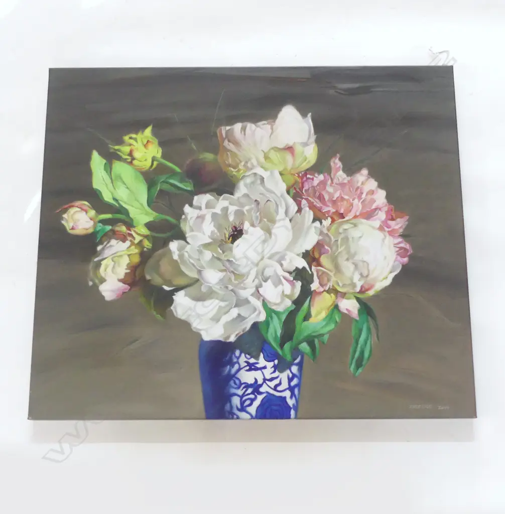 ZOE FENG, FLORAL STILL LIFE, OIL ON CANVAS, 2014 605x710mm Image 1++