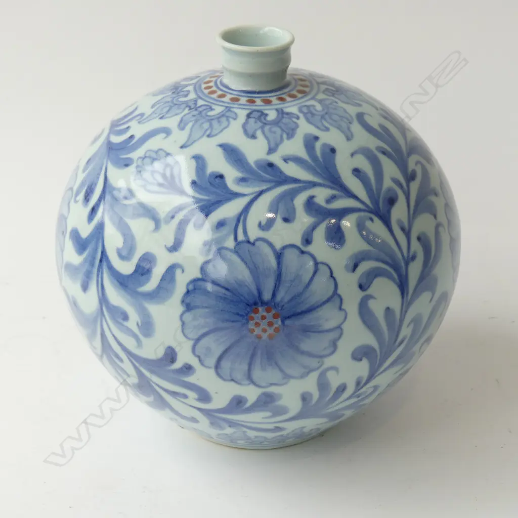 ORIENTAL B/W VASE H.215mm Image 1++