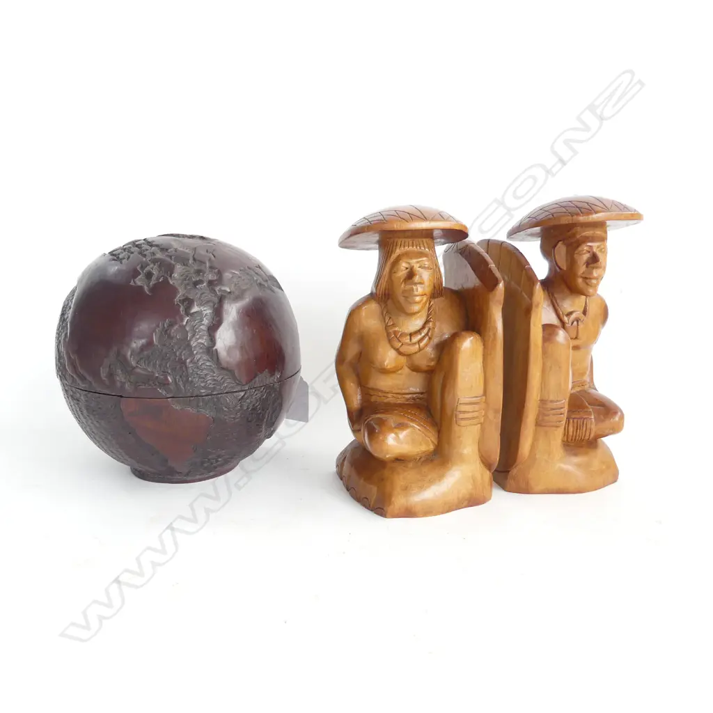 TURNED WOOD CIRCULAR BOX DIA170MM & PR CARVED FIGURAL WOOD BOOKENDS H180MM Image 1++
