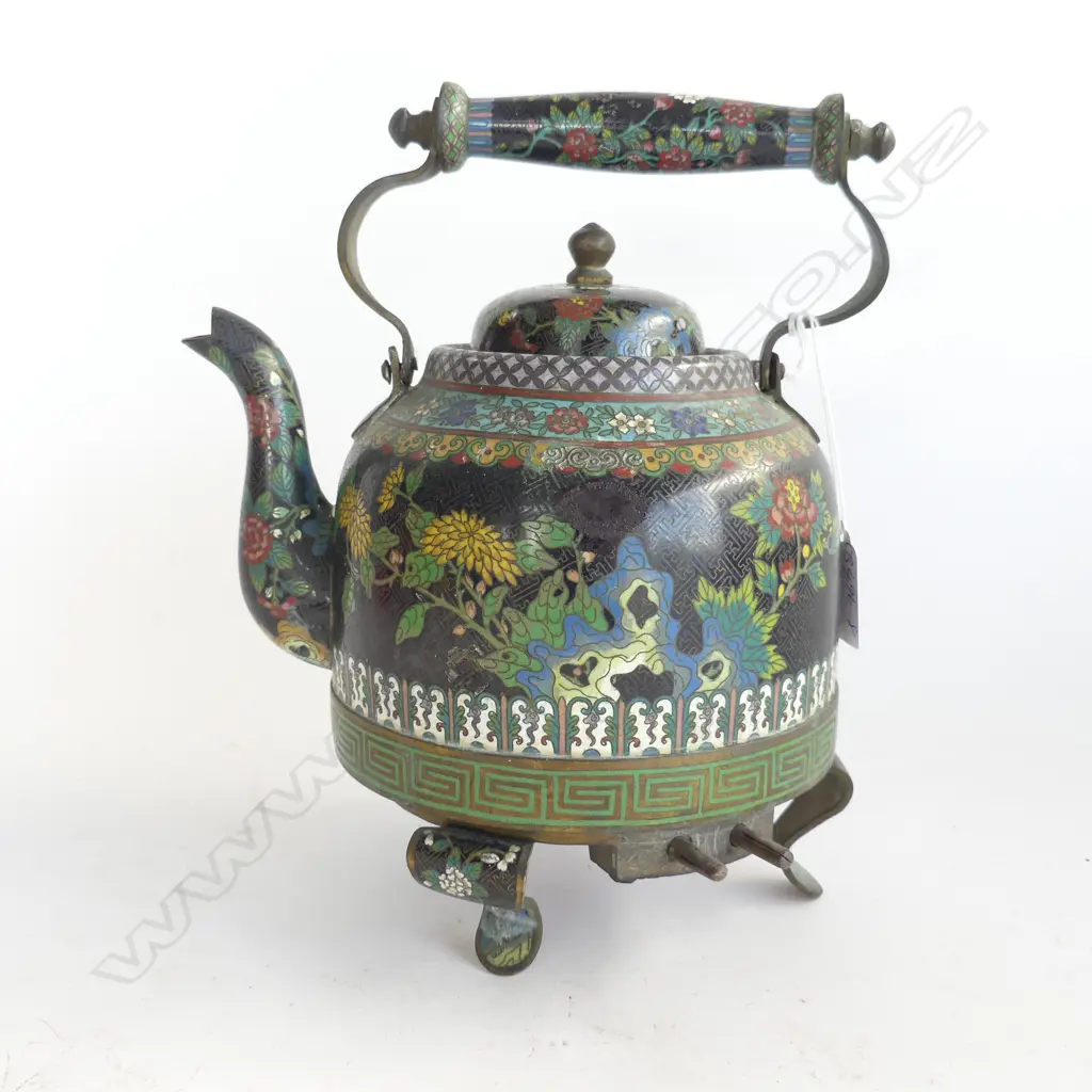 UNUSUAL CHINESE CLOISONNE ELECTRIC KETTLE, SOME FAULTS, PREVIOUS OWNER WAS A RIVERBOAT PILOT IN THE 1920S ON THE YANGTSE Image 1++