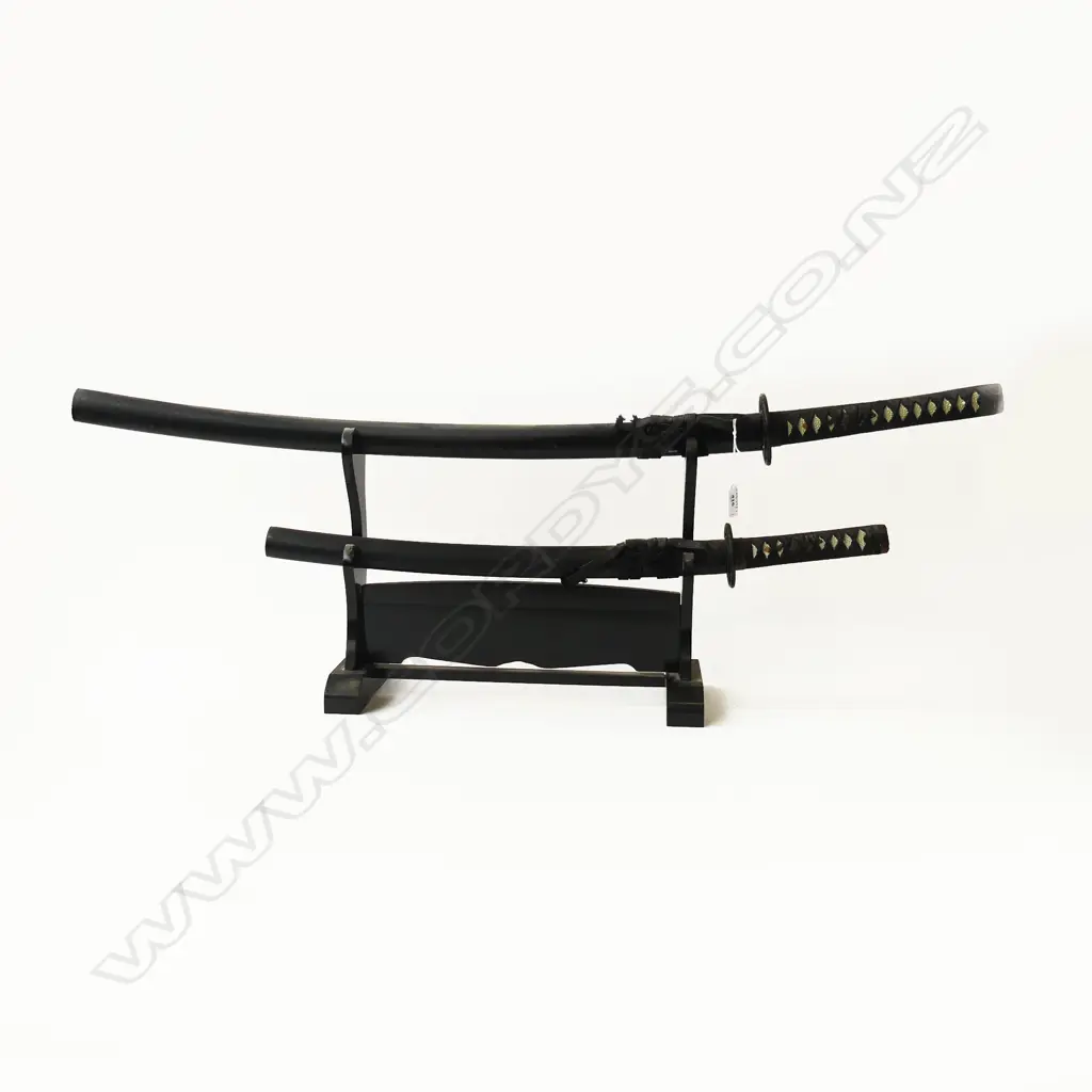 2 SAMURAI KATANA SWORDS ON STAND L.1045 / 710mm Image 1++