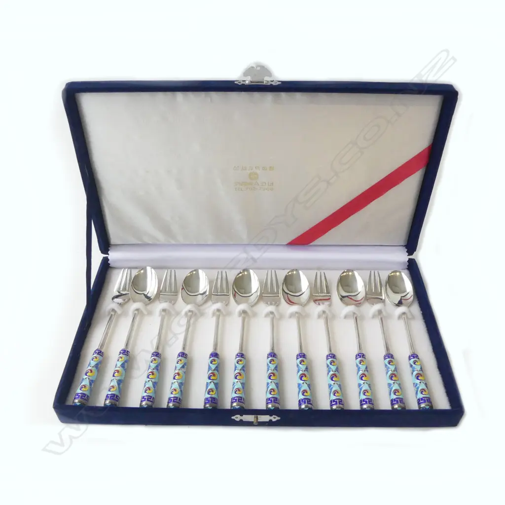 99% SILVER & 70% SILVER 12PC KOREAN FORK & SPOON SET WITH ENAMELED HANDLES, STAMPED ‘70% + 99%’, 236GRAMS, L.142MM Image 1++