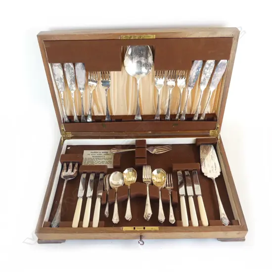 MAPPIN & WEBB EP CUTLERY CANTEEN, FISH & DESSERT SERVICE, IVORINE HANDLED KNIVES, 450 x 28mm, with KEY