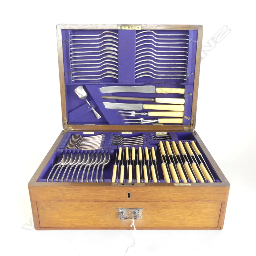 1937 PRESENTATION MASONIC CUTLERY CANTEEN, w. IVORINE 'BONE HANDLED' KNIVES Image 1++