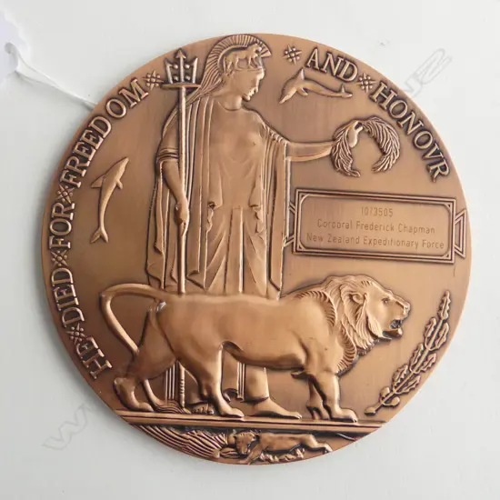 REPLICA MEMORIAL BRONZE PLAQUE to 10/3505 CPL. Frederick Chapman NZEF Dia.118mm 