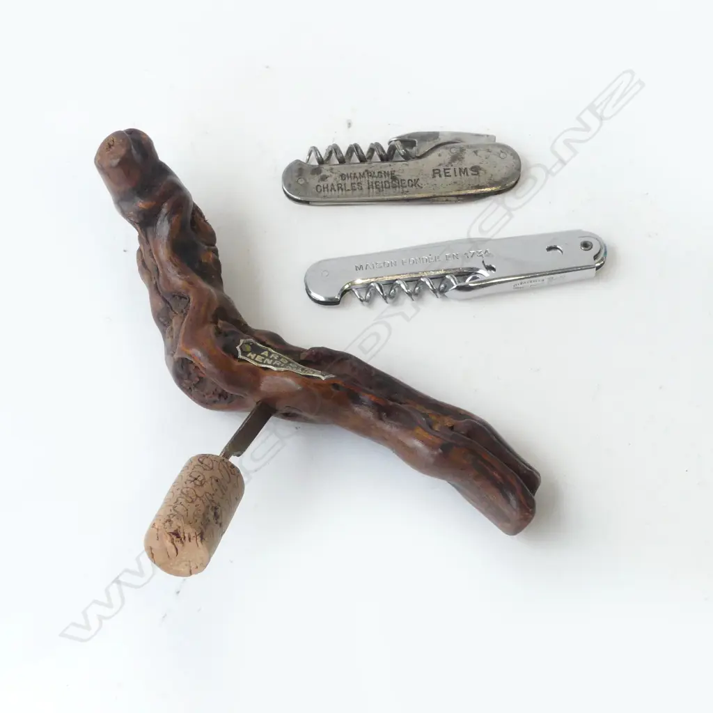 WOOD HANDLED CORKSCREW/2 WINE KNIFE CORKSCREWS Image 1++