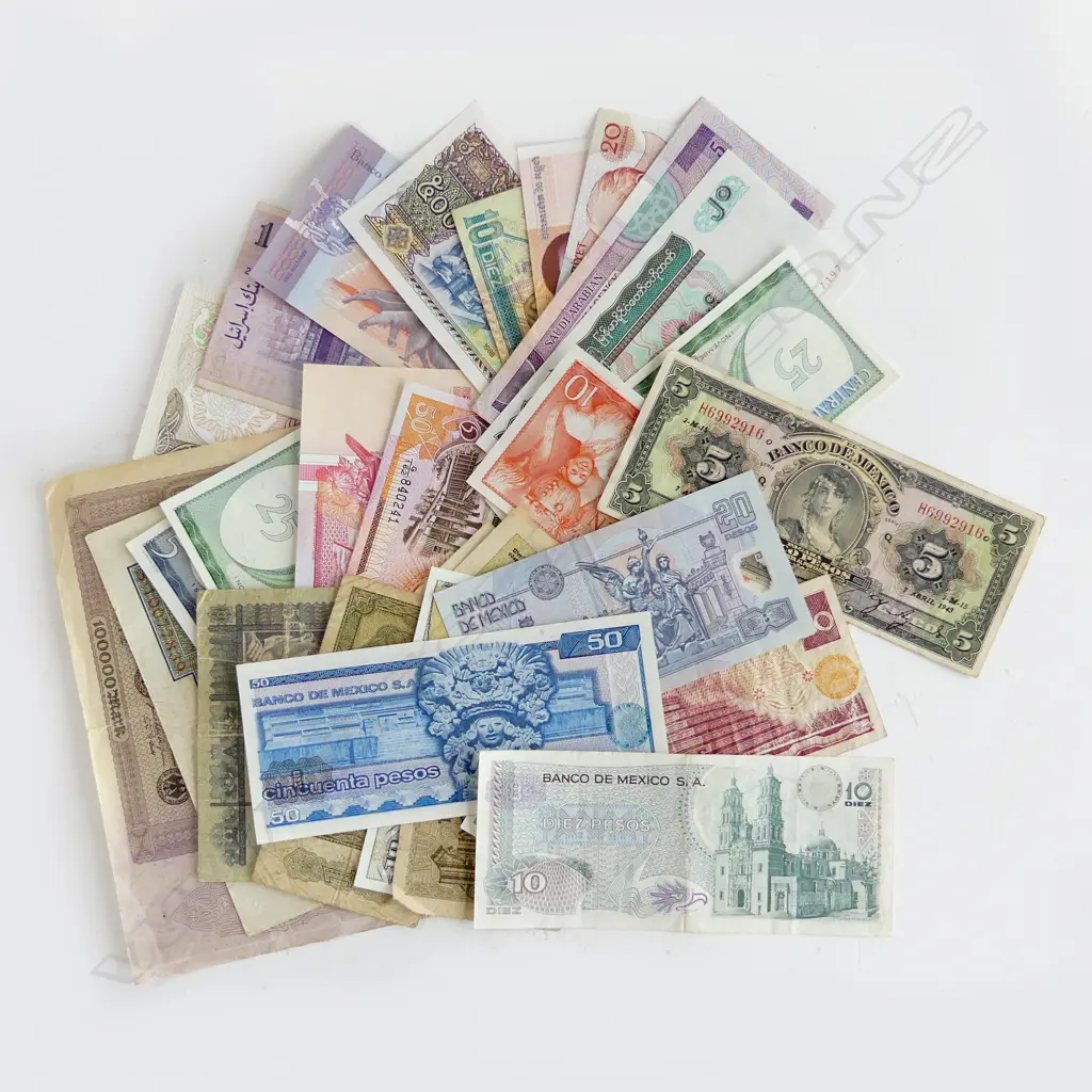 30 WORLD BANK NOTES Image 1++
