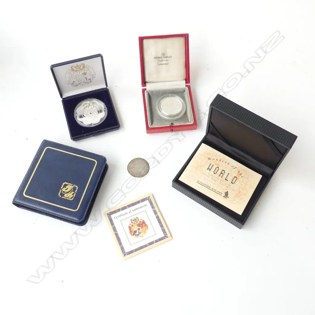SILVER INGOT 'Wonders of The World' 25.55gms + Tonga 1999 silver proof 1 Paánga + 3 other COINS  Image 1++