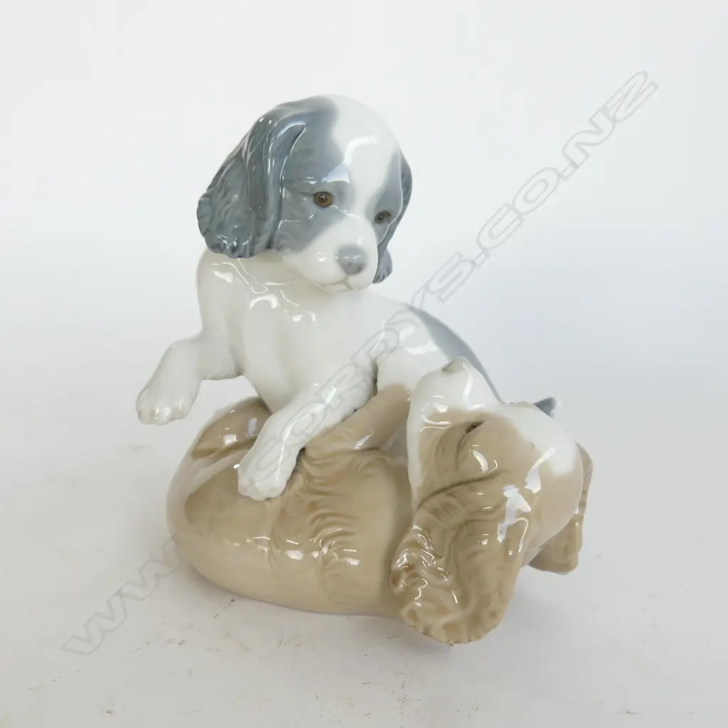 NAO PLAYING PUPPIES H.135mm Image 1++