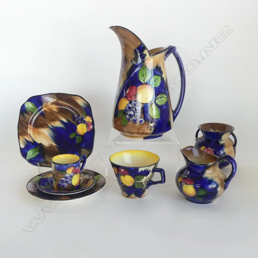 8 PCES H&K TUNSTALL; PITCHER H.220mm (AF), TRIO, C/S, JUG & VASE Image 1++