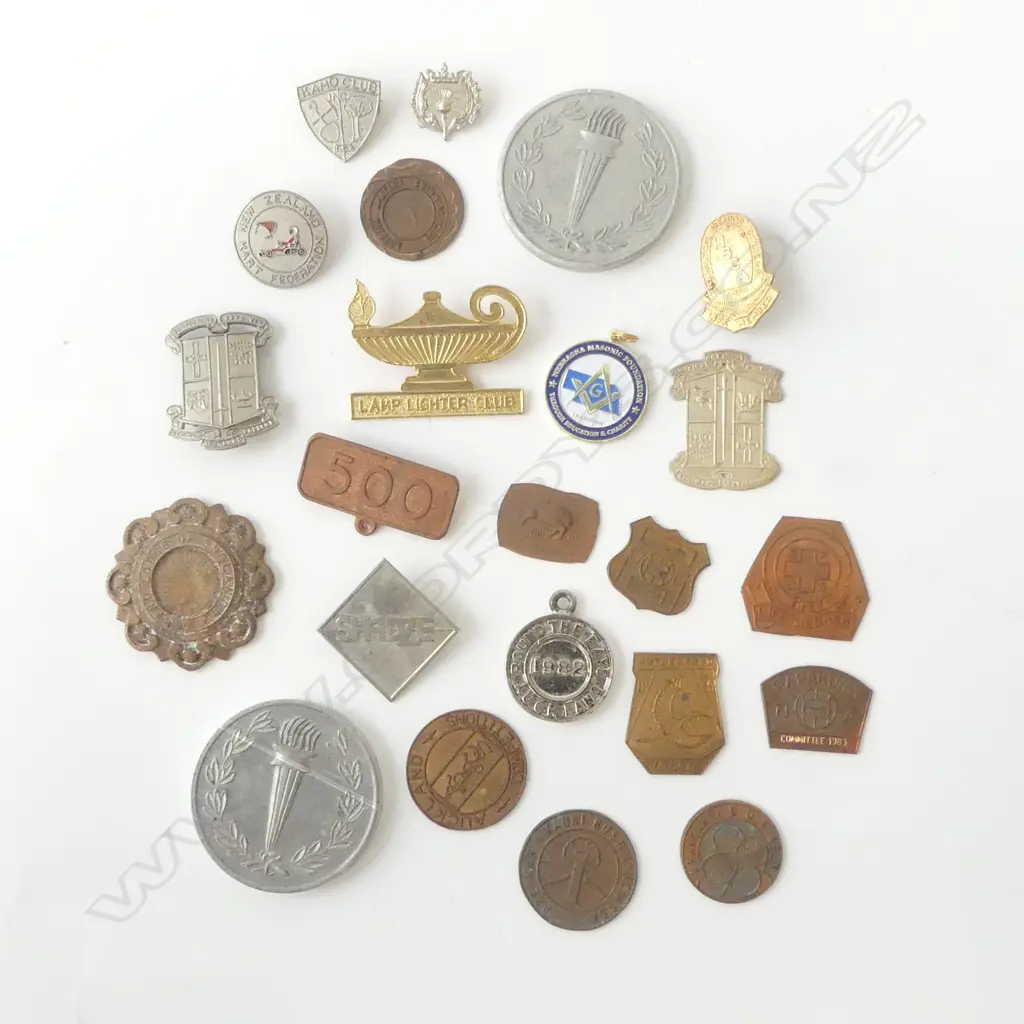 ASST VINTAGE BADGES & MEDALLIONS Image 1++