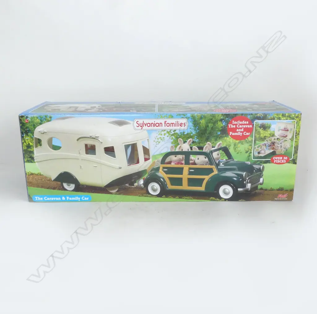 SYLVANIAN FAMILES CARAVAN & FAMILY CAR, boxed as new Image 1++
