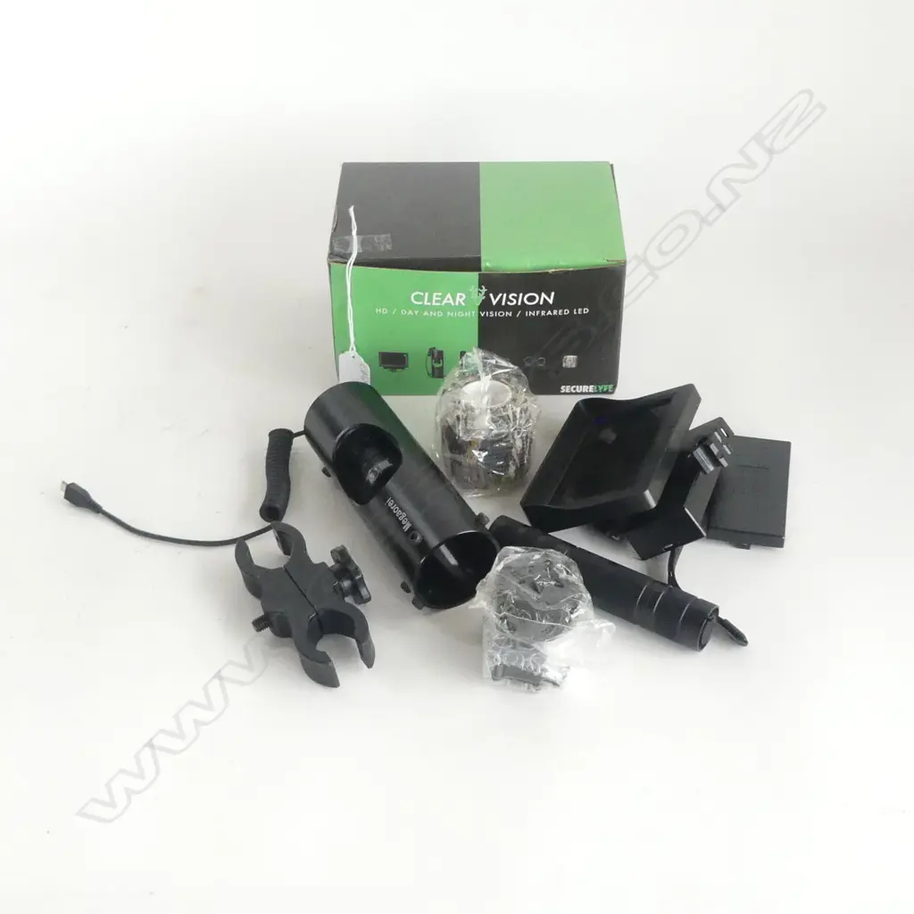 SECURE LYFE 'CLEAR VISION' HD DAY & NIGHT VISION SET, AS NEW IN BOX Image 1++