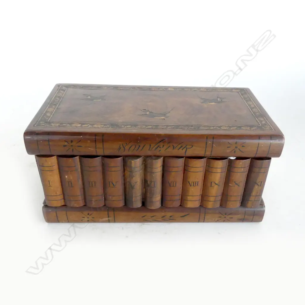ANTIQUE PUZZLE BOX w MARQUETRY INLAY, SORRENTO ITALY. L.240 x 120mm (no key & distressed interior) Image 1++