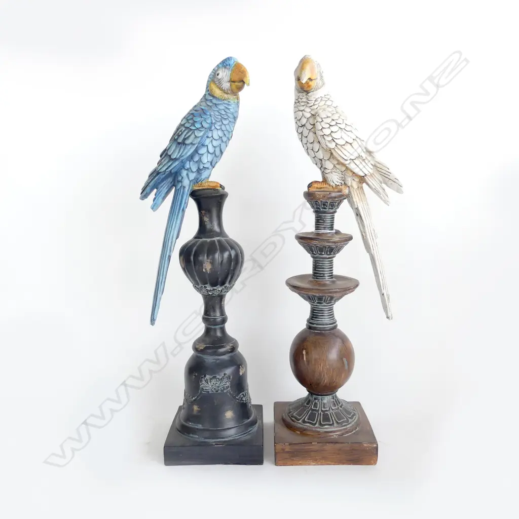 2 PAINTED RESIN PARROTS ON STANDS H.480mm Image 1++