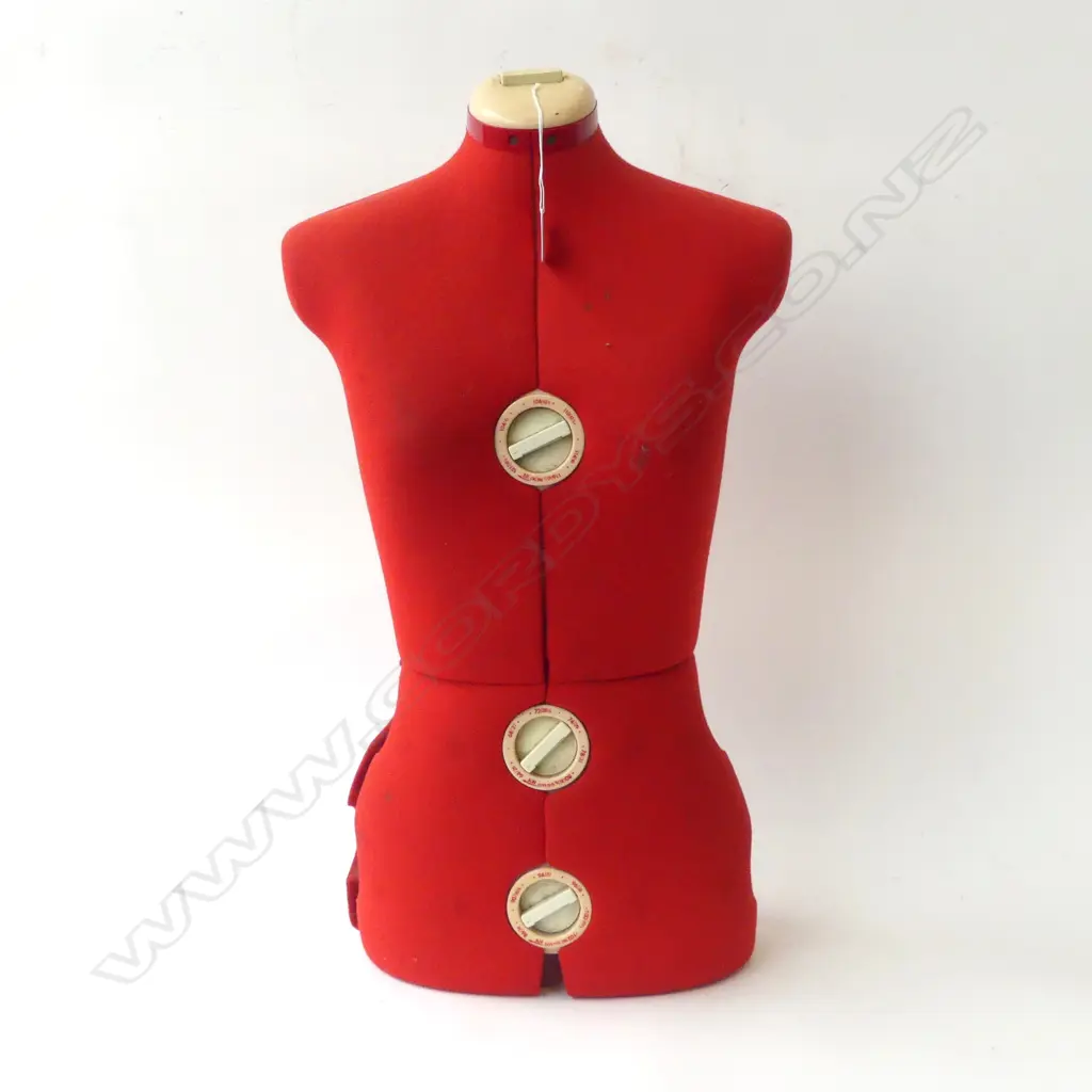 DRESS MAKERS BUST FORM H.680mm Image 1++