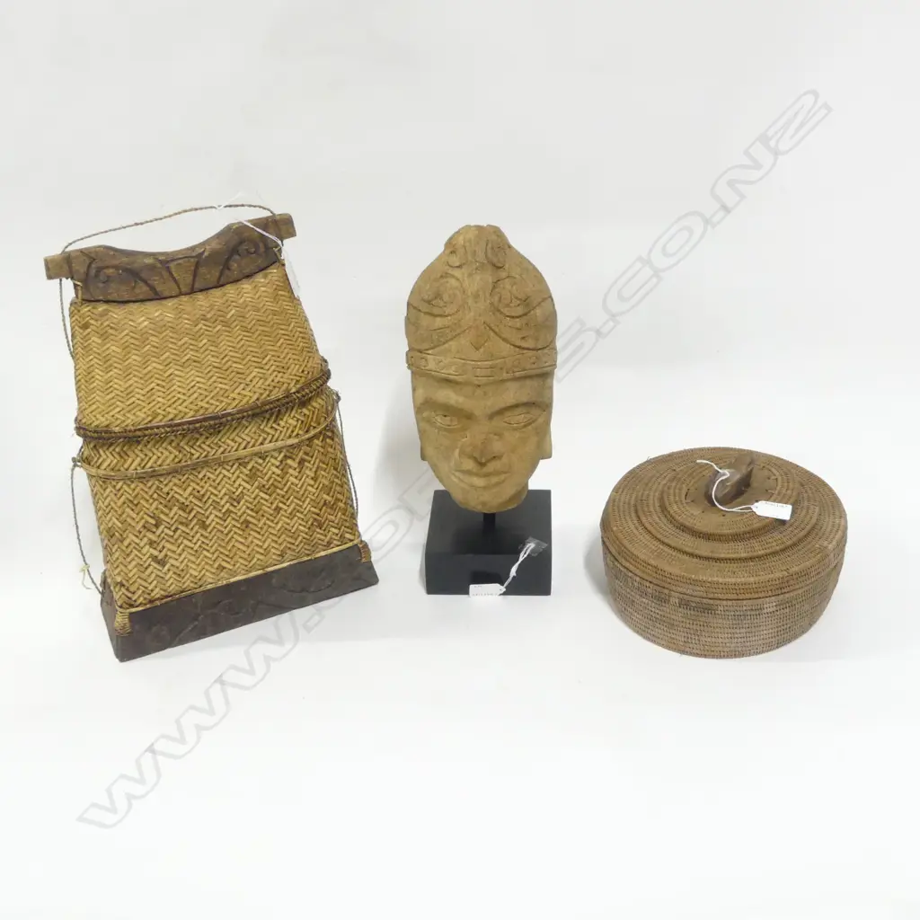 CARVED WOOD MOUNTED HEAD H380MM 7 2 WOVEN CANE BASKETS H380 & 160MM Image 1++