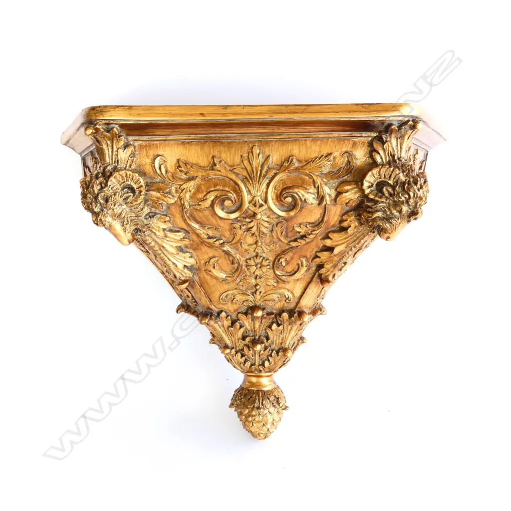 GILT WALL BRACKET (RESIN) 480x175x380mm Image 1++
