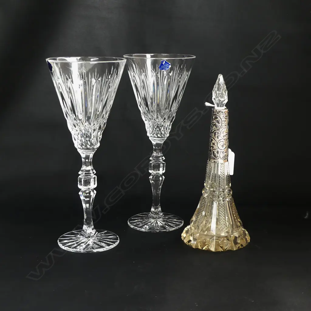 PR CRYSTAL WINE GLASSES H.235mm + STG CAPPED PERFUME BOTTLE H.215mm Image 1++
