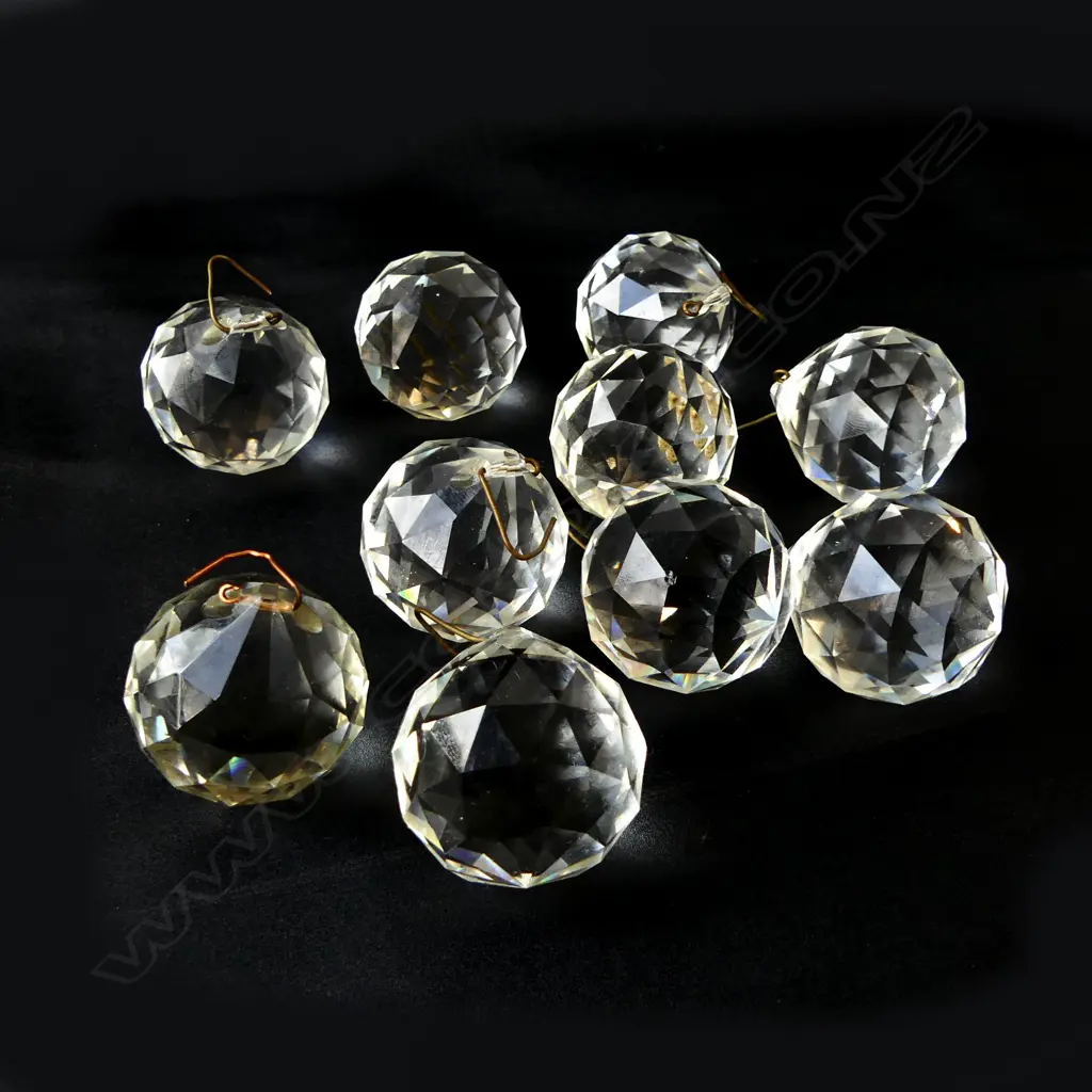 TEN VINTAGE CRYSTAL FACETED BALLS FOR HANGING, D.40MM Image 1++