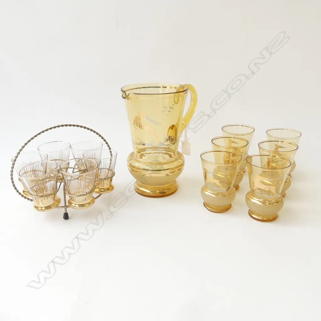 RETRO AMBER / GOLD DRINKS SET; JUG H.220mm & 6 GLASSES + 6 GLASSES IN CIRCULAR HOLDER Image 1++