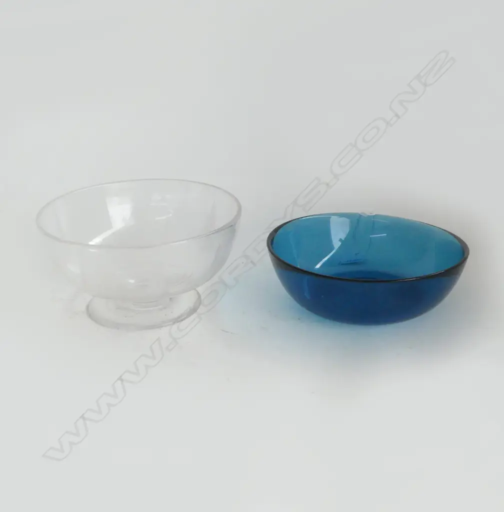 STUART CRYSTAL FERN LEAF patterned BOWL + ORREFORS BLUE GLASS BOWL. Dia.s 200mm Image 1++