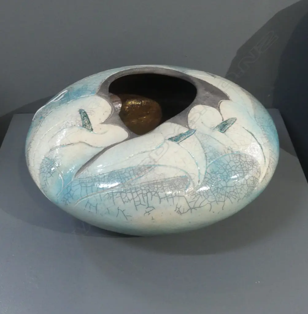 TRACI TOMPKINS POTTERY VASE 350mm dia Image 1++