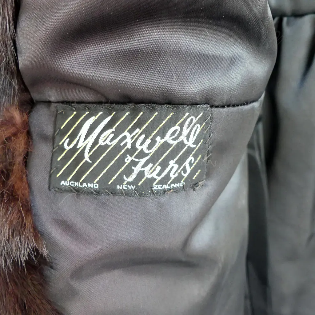 NZ MAXWELL FURS FULL LENGHT FUR JACKET Image 1++