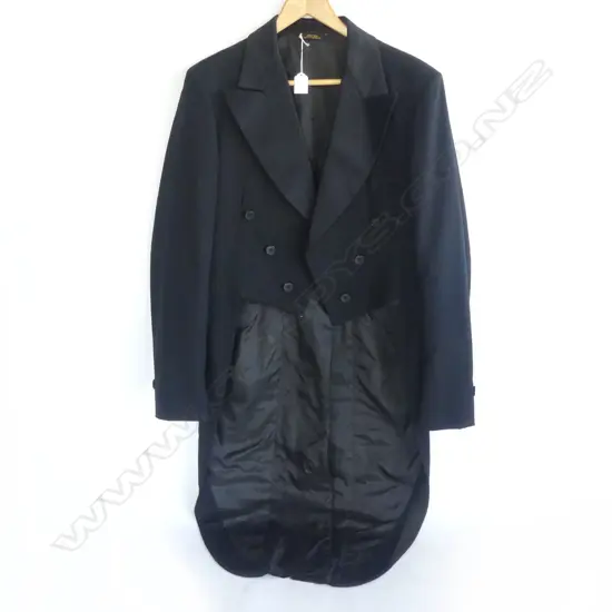 TAILS JACKET