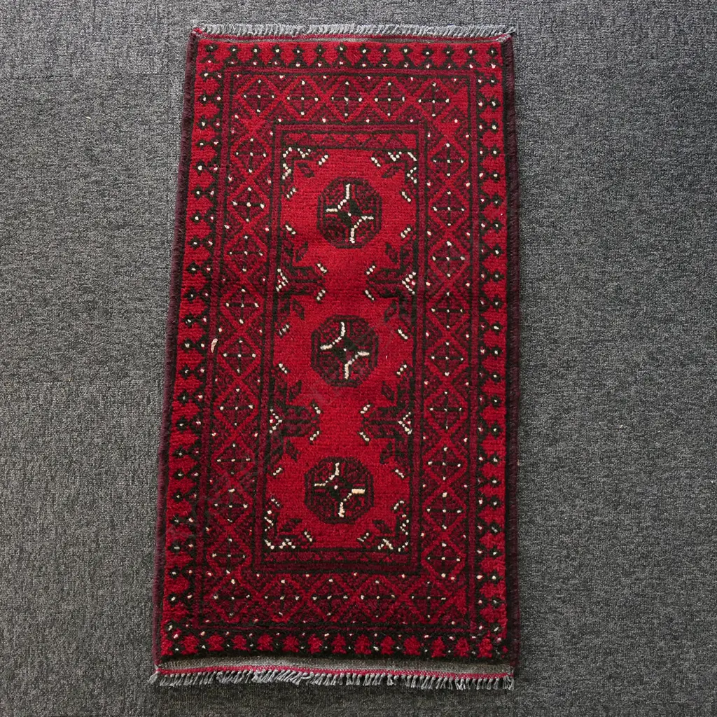 SMALL HANDWOVEN TURKMAN RUG, 1000 x 530mm Image 1++