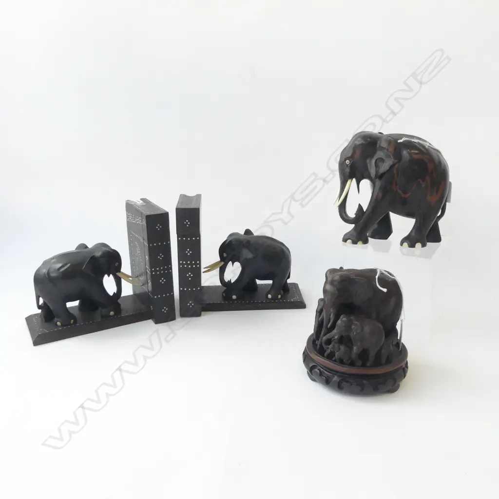 PR CARVED WOOD ELEPHANT BOOKENDS H170MM EBONY ELEPHANT H150MM & ELEPHANT FAMILY ON STAND Image 1++