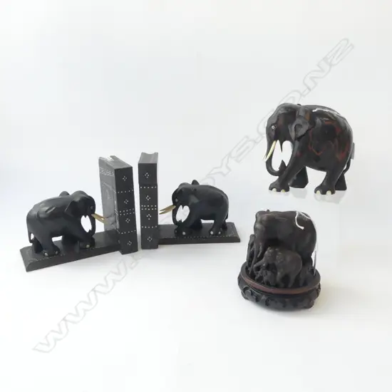PR CARVED WOOD ELEPHANT BOOKENDS H170MM EBONY ELEPHANT H150MM & ELEPHANT FAMILY ON STAND