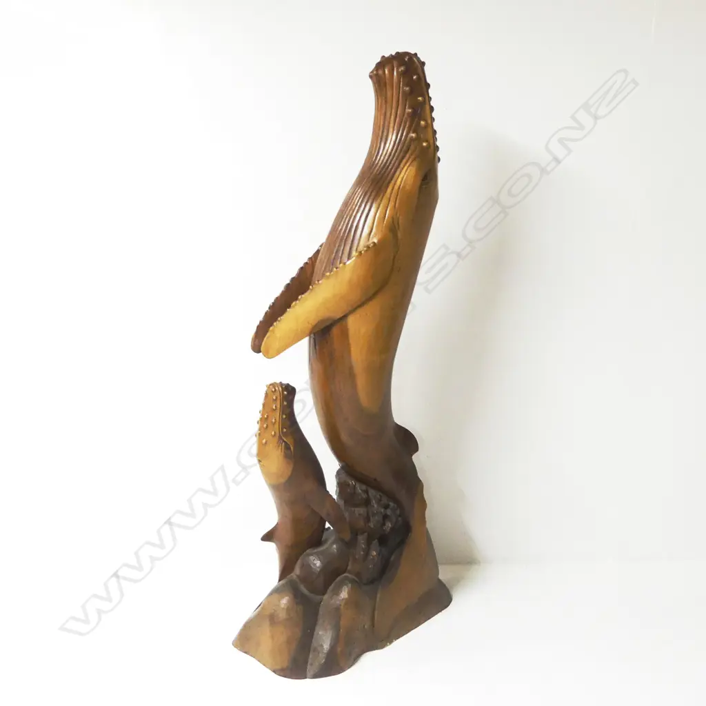 LG CARVED WOODEN WHALE SCULPTURE H.2050mm Image 1++