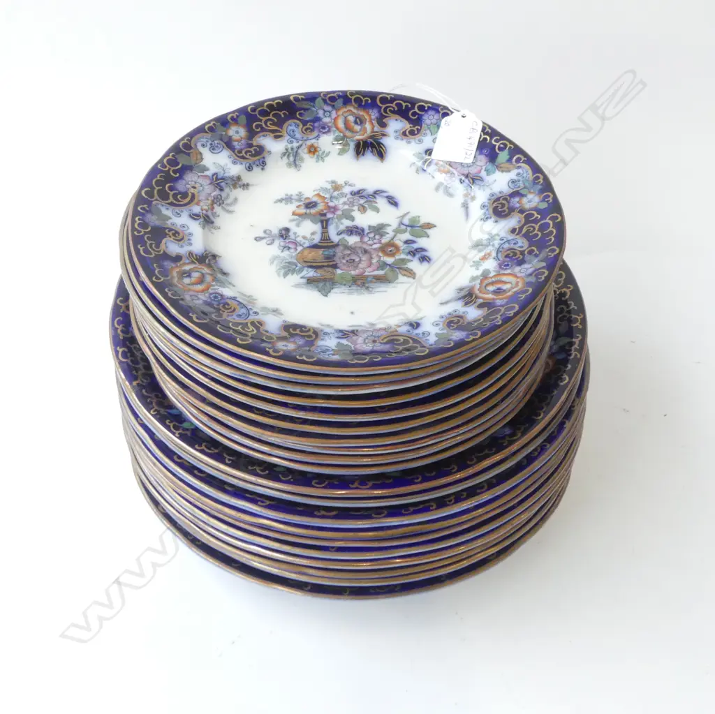 20 VICTORIAN DAVENPORT PLATES; 10x 270mm dia, 10x 225mm dia Image 1++