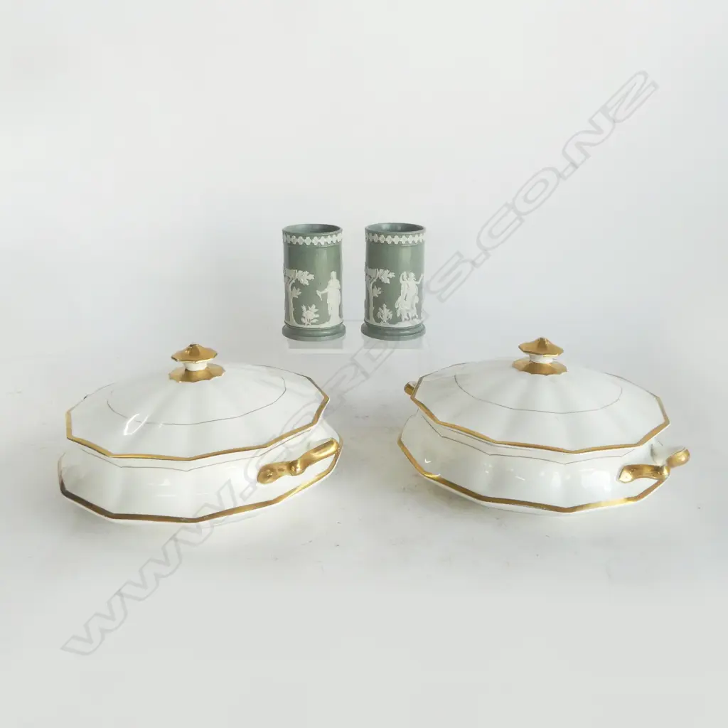 PR COPELAND? WEDGWOOD STYLE SPILL VASES H.110mm + PR JOHNSON BROS. TUREENS 225mm dia Image 1++