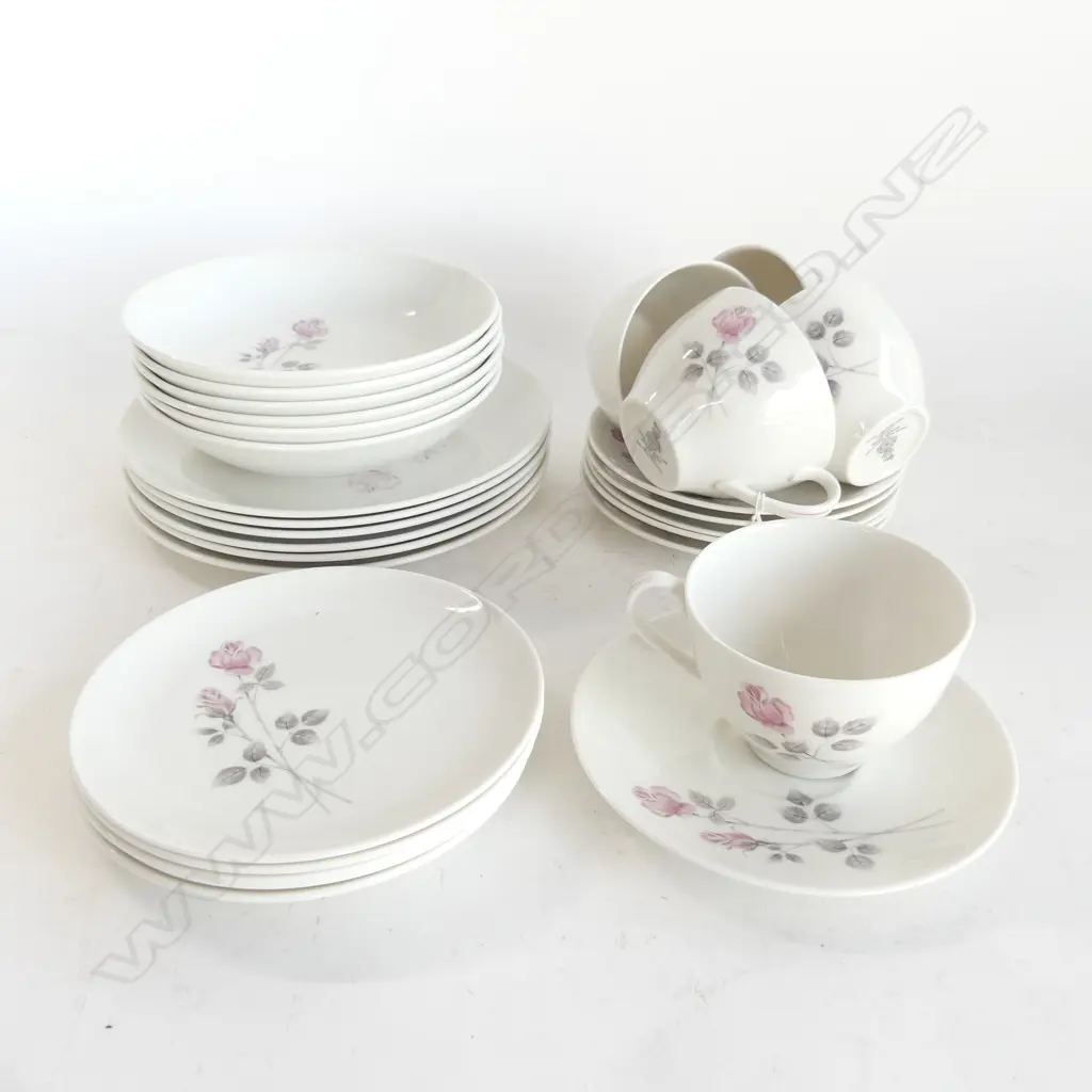 ROYAL DOULTON 'PILLAR ROSE' PART DINNER SET Image 1++