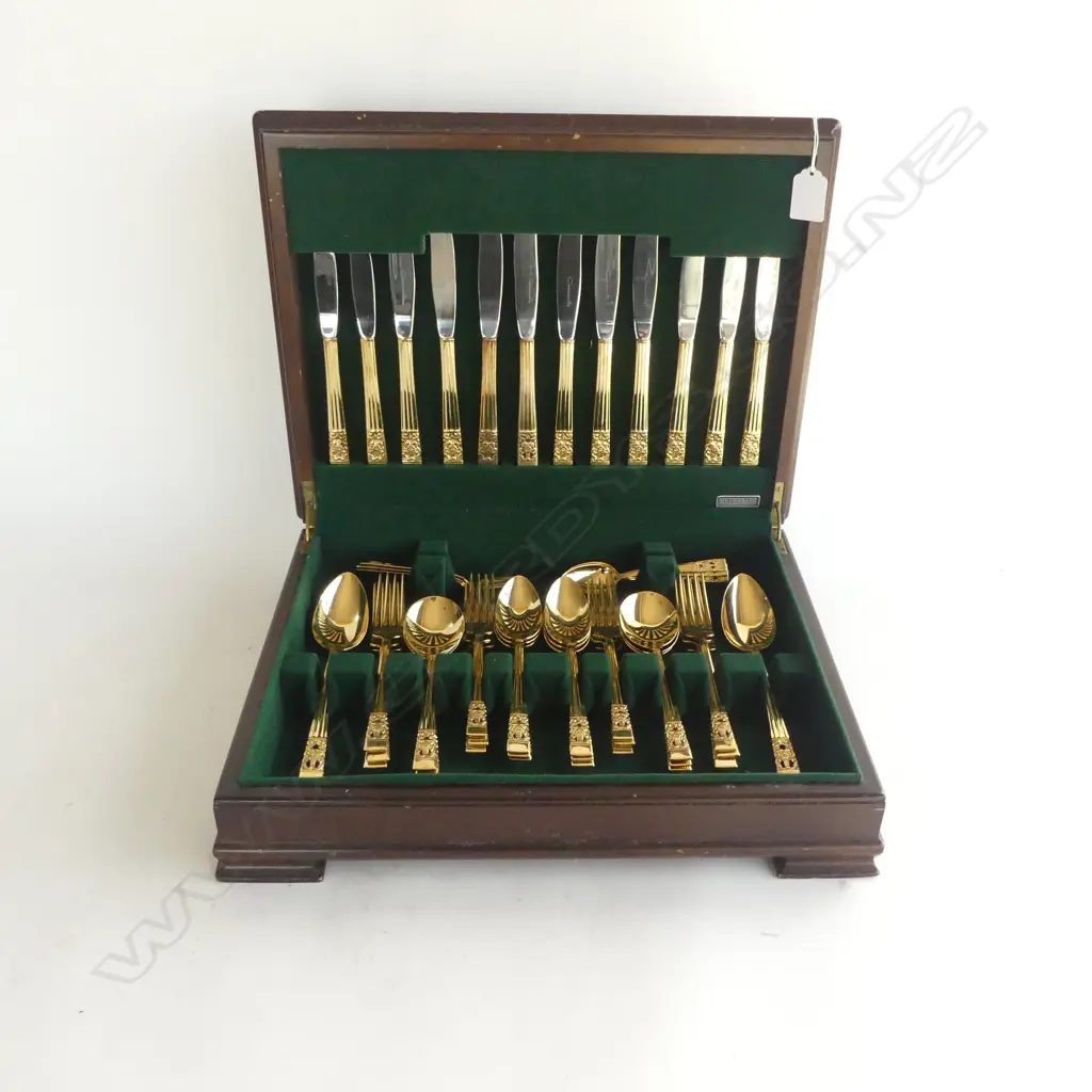 CUTLERY CANTEEN w. 6 PLACE GOLD PLATED COMMUNITY 'CORONATION' PATTERN SET Image 1++