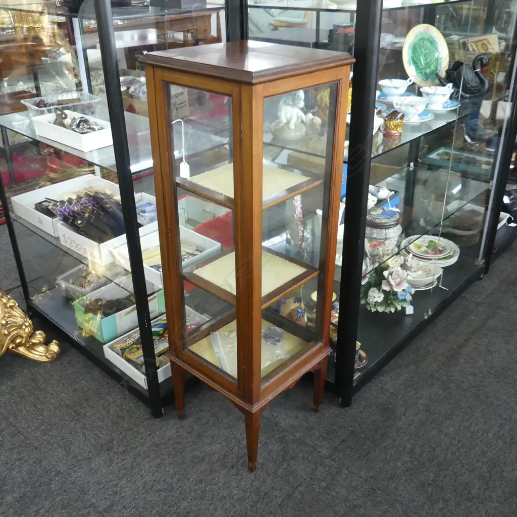 DISPLAY CABINET 330x325x1020mm Image 1++