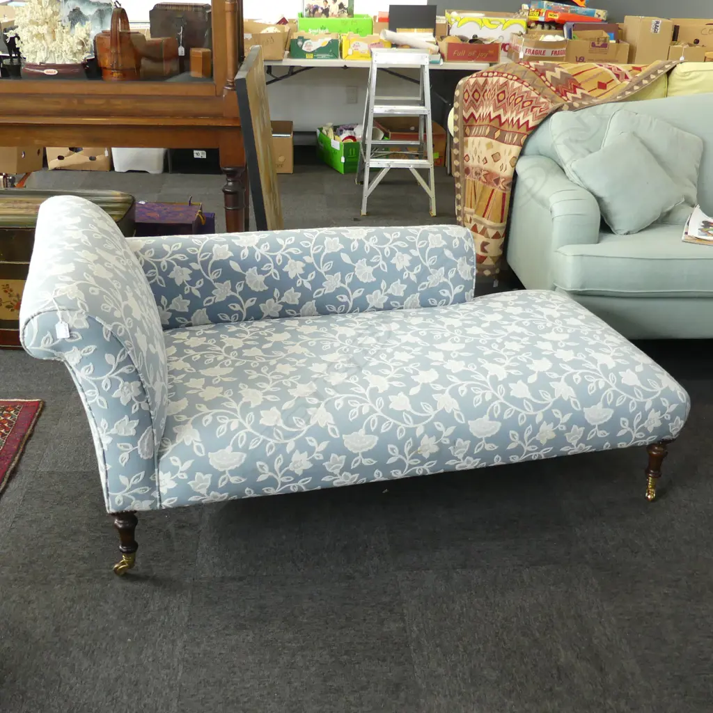 CHAISE LOUNGE, BLUE FLORAL UPHOLSTERY 1600x800x770mm Image 1++