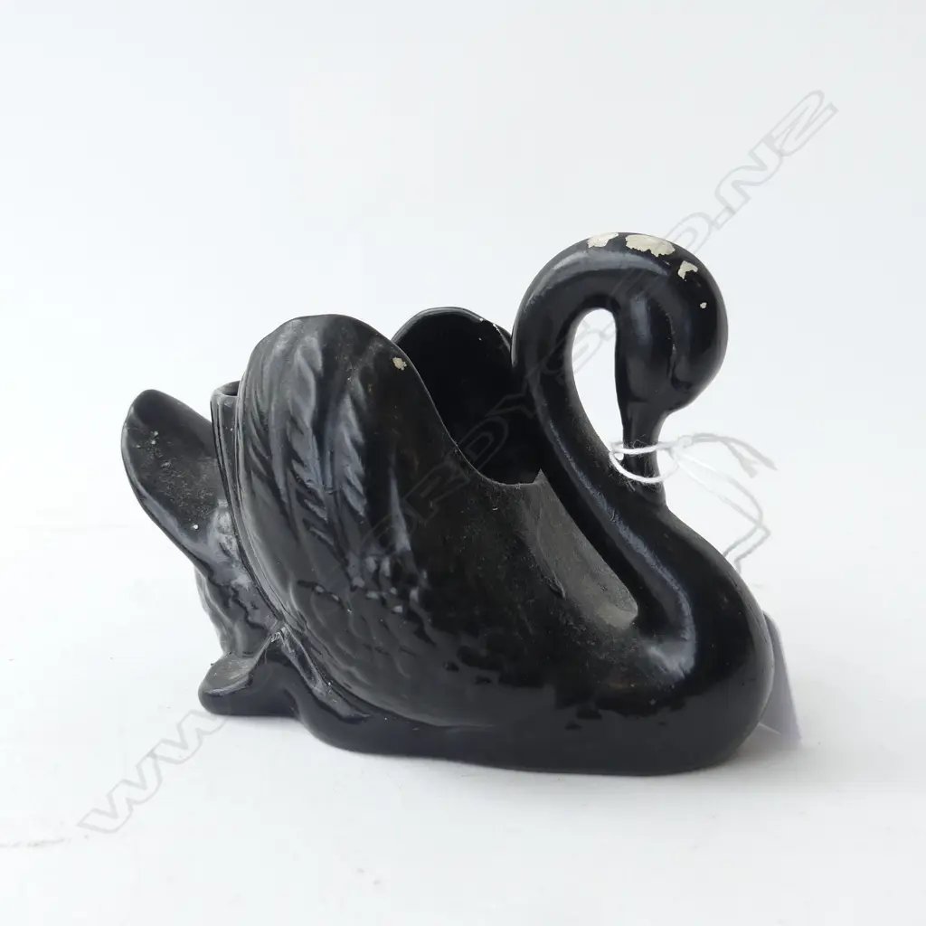 SMALL BLACK CROWN LYNN SWAN #154 H.100mm paint flaking  Image 1++