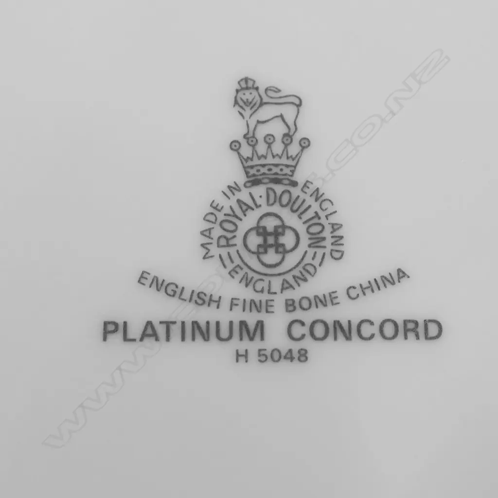 ROYAL DOULTON 'PLATINUM CONCORD' 6-PLACE DINNER SERVICE, cups, saucers, side, entree & dinner plates Image 1++