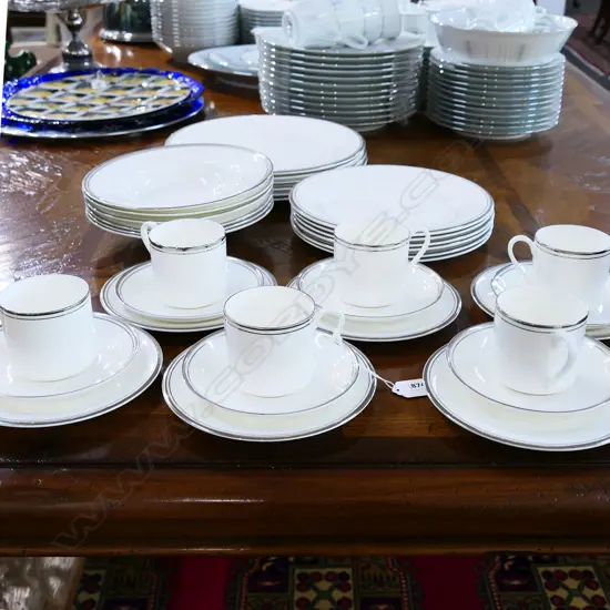 ROYAL DOULTON 'PLATINUM CONCORD' 6-PLACE DINNER SERVICE, cups, saucers, side, entree & dinner plates